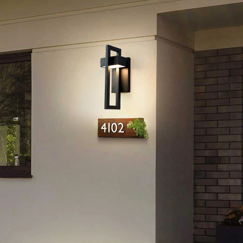 Tadhg | Retro Villa Porch Wall Light