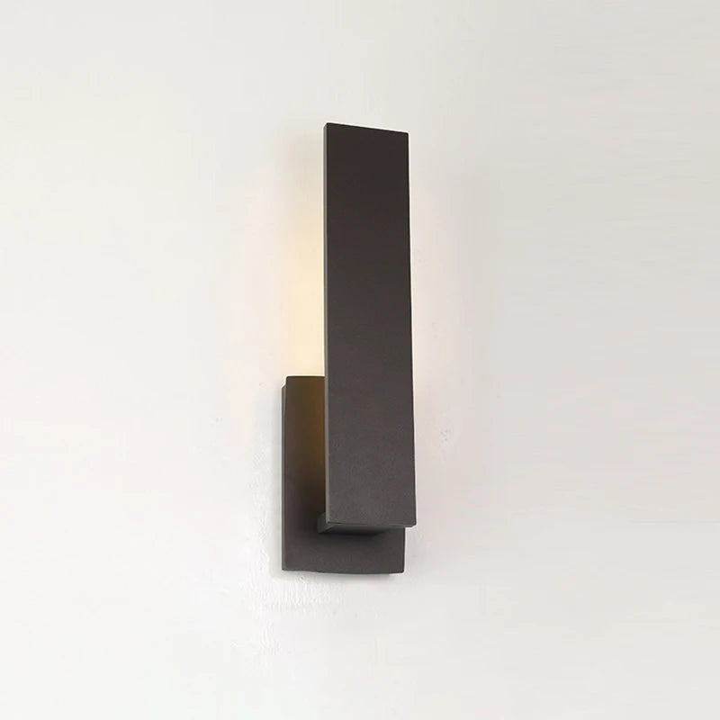 Salvador | Minimalist Outdoor Wall Lamp