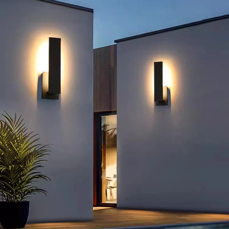 Salvador | Minimalist Outdoor Wall Lamp