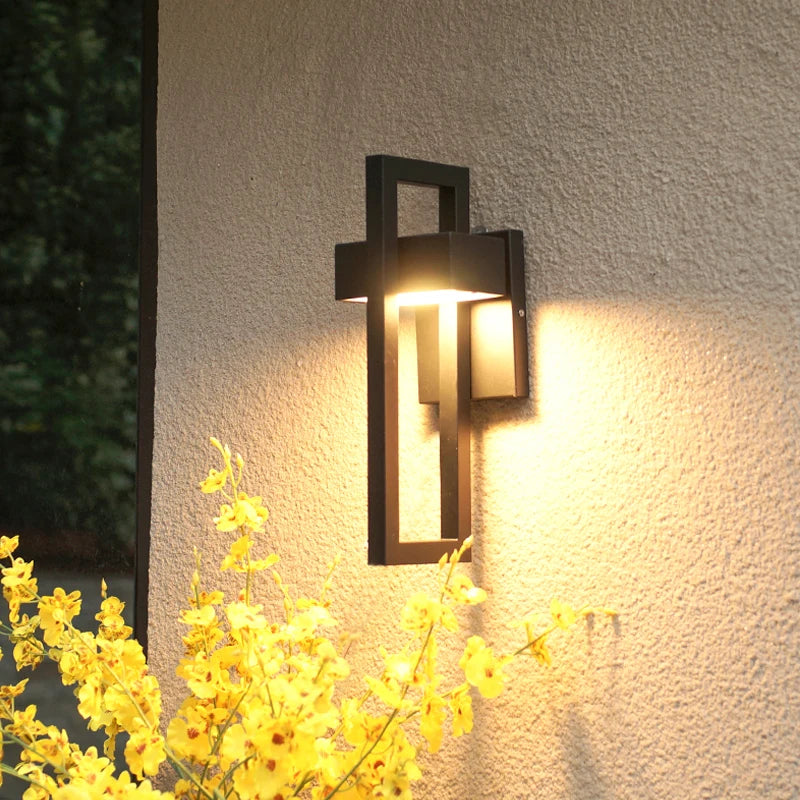 Tadhg | Retro Villa Porch Wall Light
