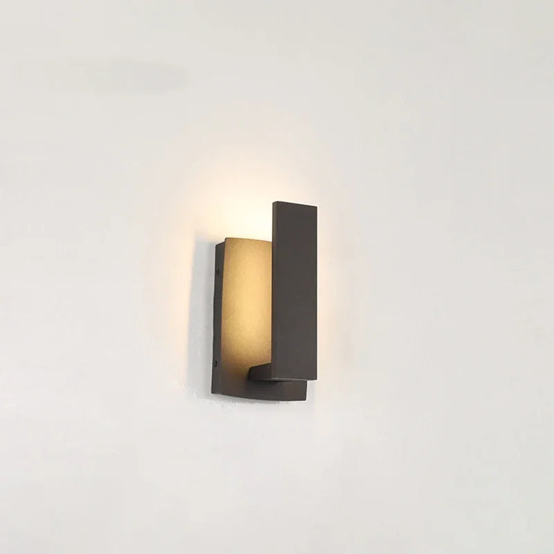 Salvador | Minimalist Outdoor Wall Lamp